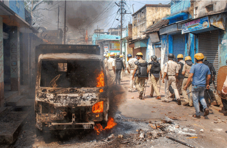 Communal Clashes in Ram Navami Rallies in Four States &1 Dead In Gujarat.