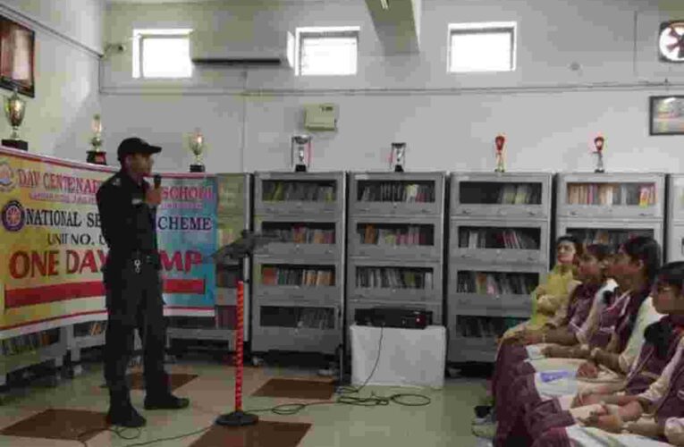 “Police took steps in Vidya mandir school, made the country’s young future aware of traffic rules.”