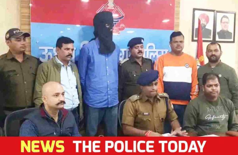 Team SOG Udham Singh Nagar Police has arrested 50 thousand prize crooks from Delhi airport.