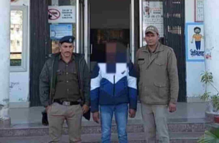 Police bahadrabad arrested Afzal with 199.64 grams of charas. 