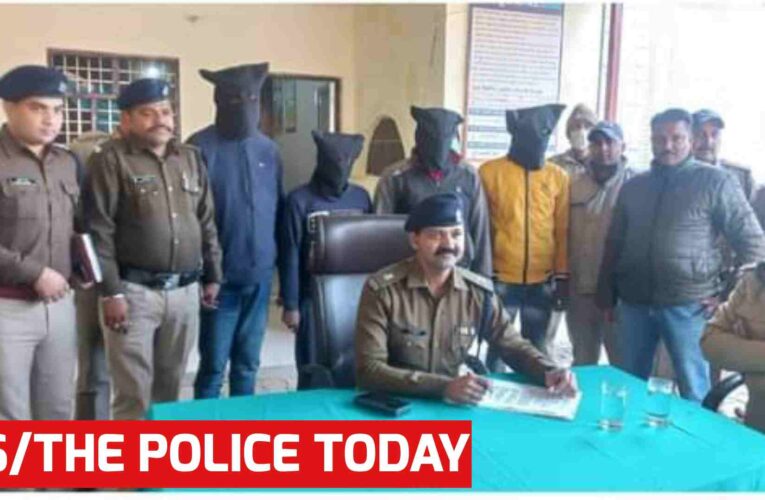 “04 accused with 23 Samsung washing machines and a pistol 315 bore with live cartridges arrested.”