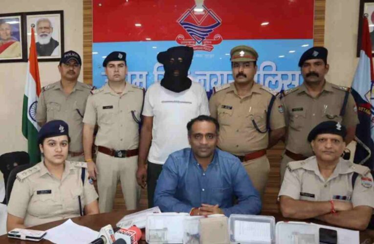 उत्तराखंड मे जगह जगह बढ़ा फर्जी पत्रकारों का खेल, रुद्रपुर मे सामने आया बड़ा मामला,प्राधिकरण का फर्जी नोटिस बनाकर करते थे अवैध वसूली