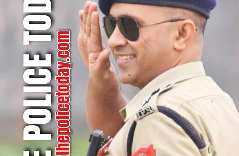 जानिये कौन हैं चर्चित आईपीएस (IPS) आनंद जिन्होंने नौकरी से दिया इस्तीफा, ओर क्या है नौकरी छोड़ने का कारण,