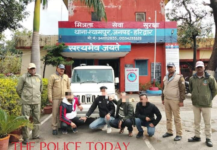 Haridwar Police ridicules those who drive Bolero without number plate under the influence of alcohol Four detained, Bolero without number plate also seized.