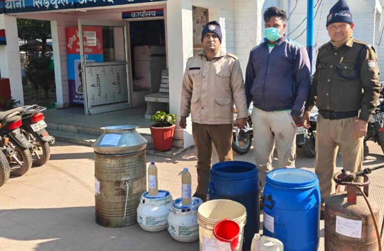 SIDCUL POLICE BUST ILLEGAL COUNTRY LIQUOR UNIT; 3,000 LITRES OF LAHAN DESTROYED, 30 LITRES OF ILLICIT LIQUOR SEIZED